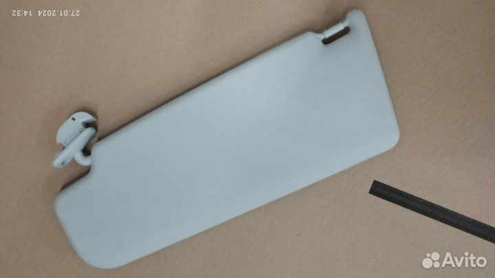 Солнцезащитный козырёк новый правый Octavia Tour