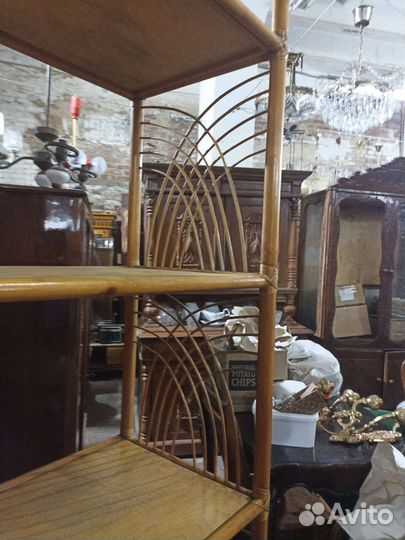 Винтажная этажерка из лозы