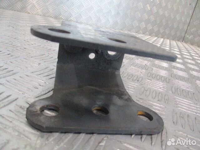 Кронштейн кабины правый Mercedes-Benz A9303103863