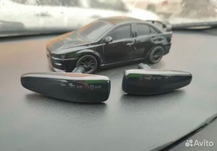 Поворотники лансер 10