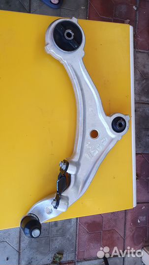 Nissan 54500-1AA0aрычаг подвески