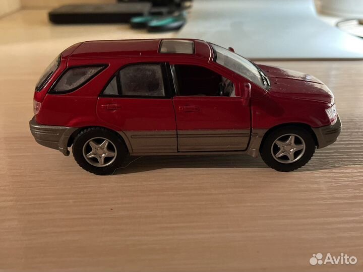 Модель Lexux RX300