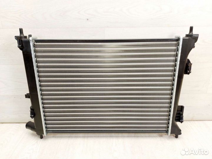 Радиатор охлаждения Hyundai Solaris 2010-2017