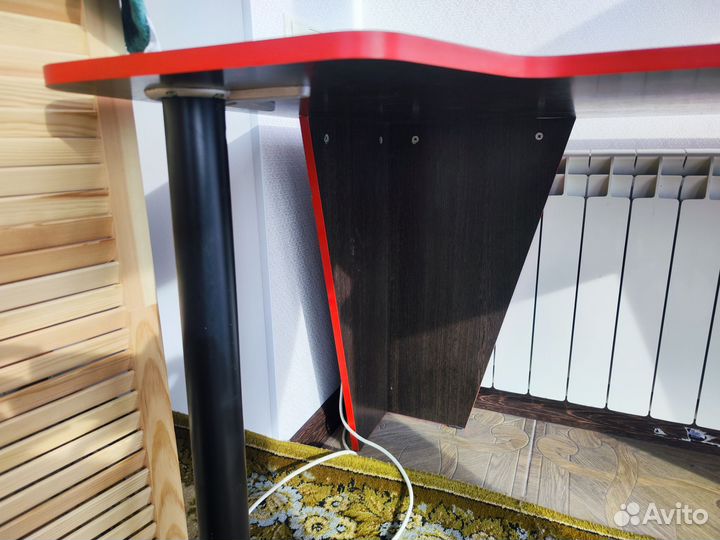 Компьютерный стол 84х120