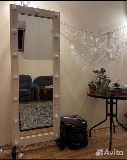 Зеркало гримерное интерьерное