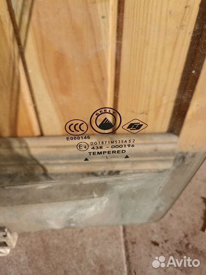 Боковое стекло на Джили мк Кросс