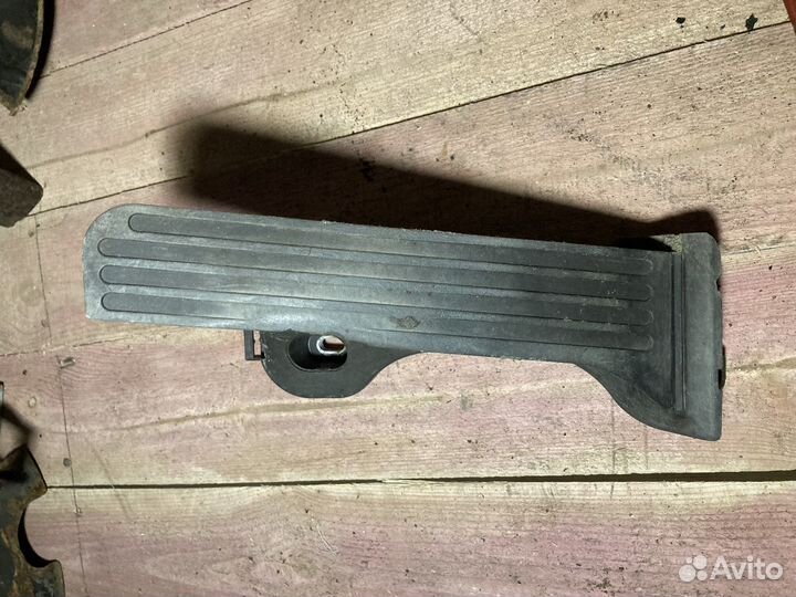 Педаль газа 1k1721503l