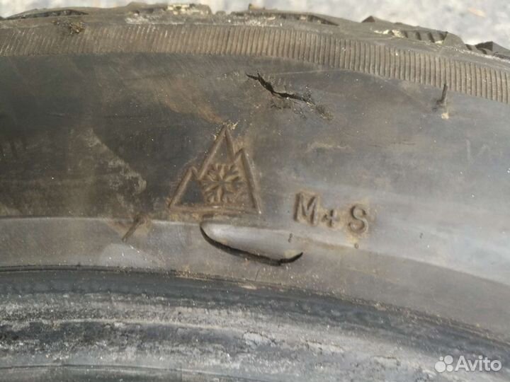 Michelin X-Ice North 4 245/45 R17