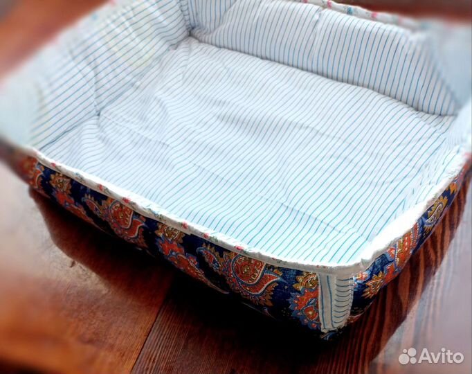 Лежанка для кошек