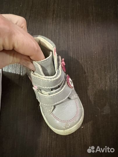 Ботинки для девочки 21 размер. фирма Котофей