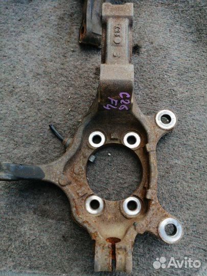 Поворотный кулак цапфа передний левый Nissan