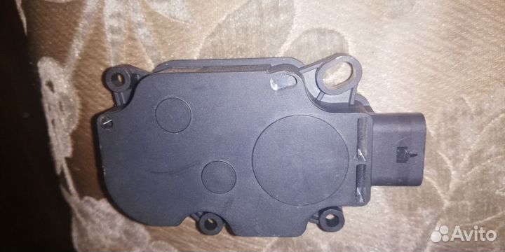 95B965501AA Сервопривод жалюзей радиатора VAG