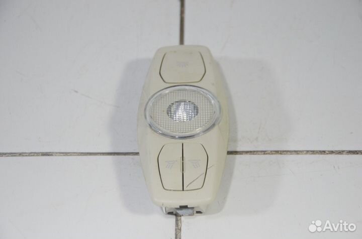 Плафон освещения салона Ford Kuga CBS 2013+