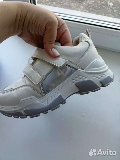 Кроссовки для девочки 35 размер