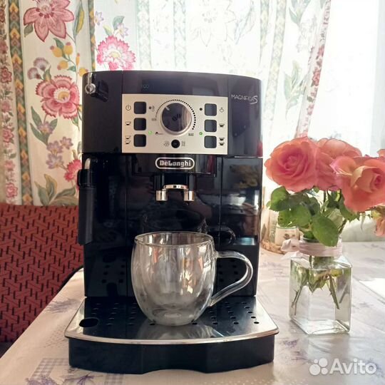 Кофемашина delonghi magnifica s