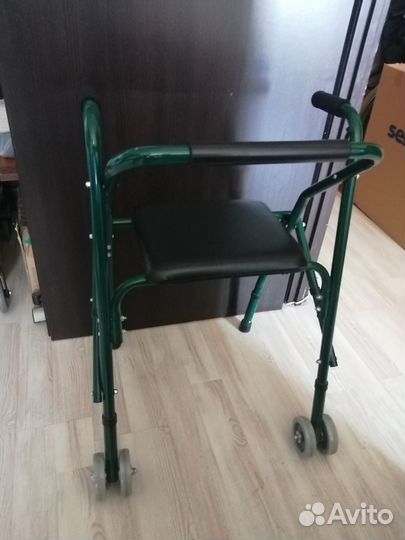 Ходунки на колесах с сиденьем