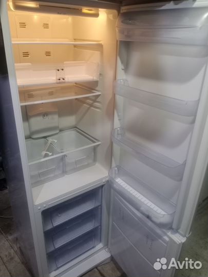 Холодильник бу indesit с гарантией Ноу фрост