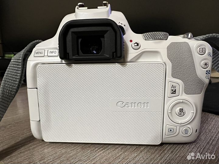 Фотоаппарат canon eos 250d