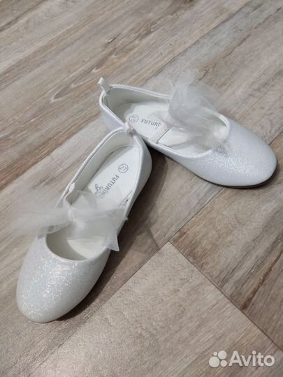 Туфли для девочки 27 размер белые
