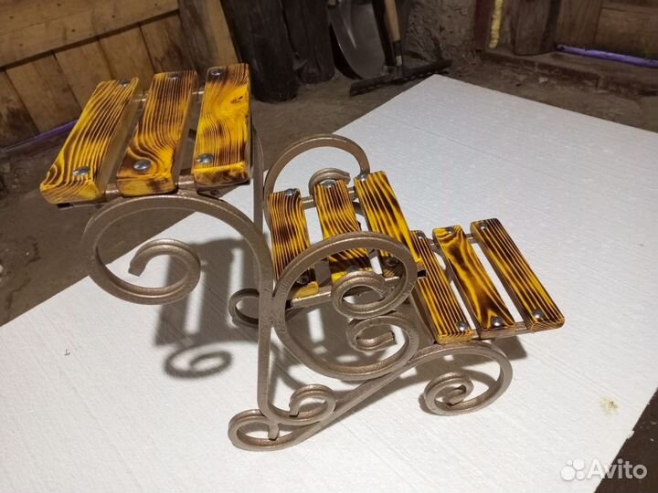 Кованная цветочница