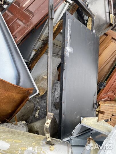 Дверь входная металлическая