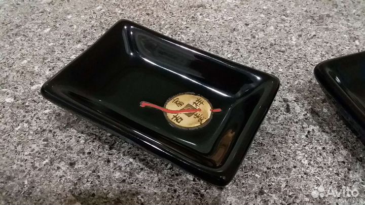 Палочки для роллов и соусницы