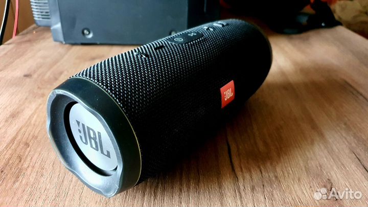 Колонка jbl charge 3