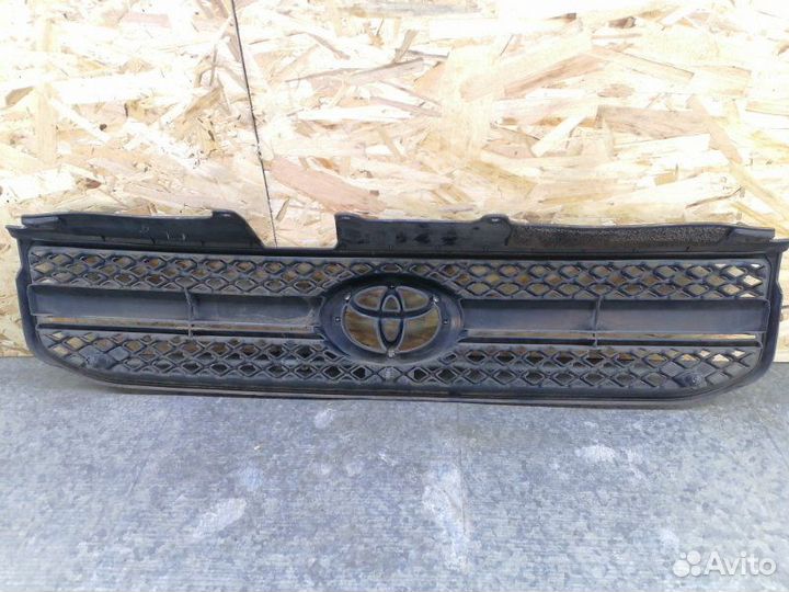 Решетка радиатора Toyota Rav4 ACA20 1azfe