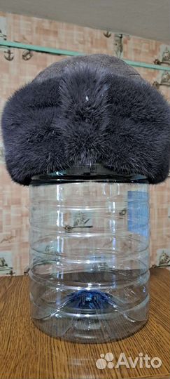 Женские меховые шапки