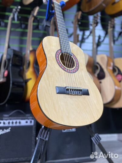 Классическая гитара 1/2 в музыкальную школу