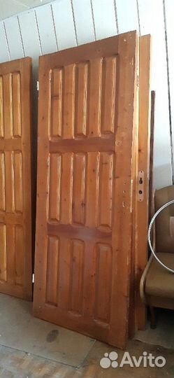 Дверь деревянный