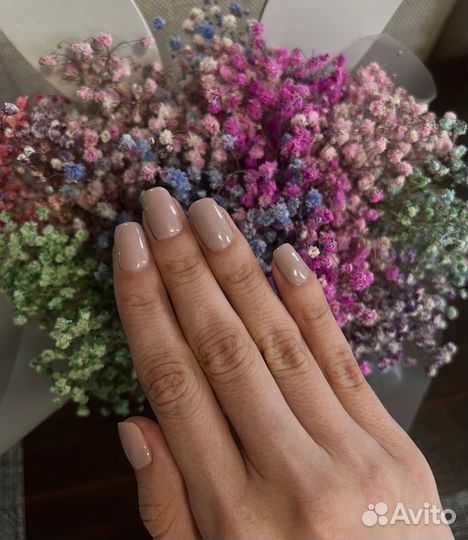 Модель на маникюр