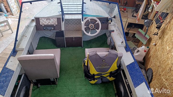 Лодка с мотором