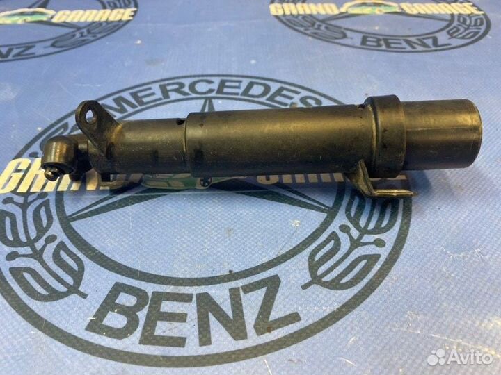 Форсунка омывателя фары правая Mercedes-Benz