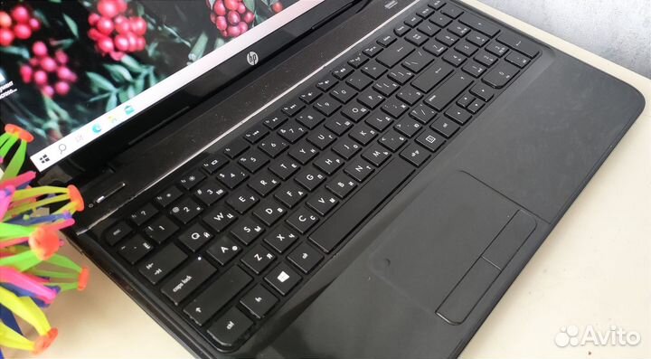Ноутбук HP/4 ядра/ssd/новый аккум