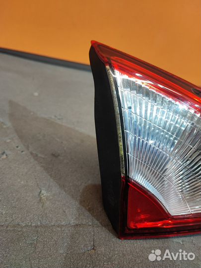 Фонарь внутренний левый Nissan Qashqai j10 рест