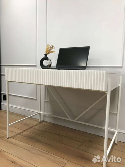 Стол письменный Velvet