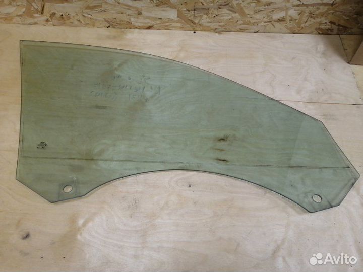 Стекло двери переднее левое Audi A6 C6 BDW 2007