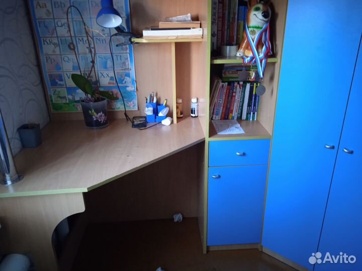 Уголок школьника с кроватью