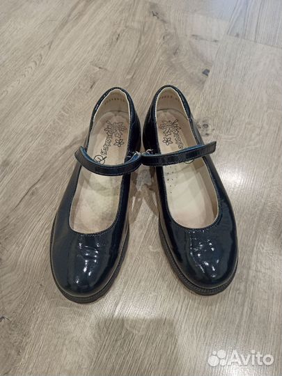 Туфли для девочки школьные