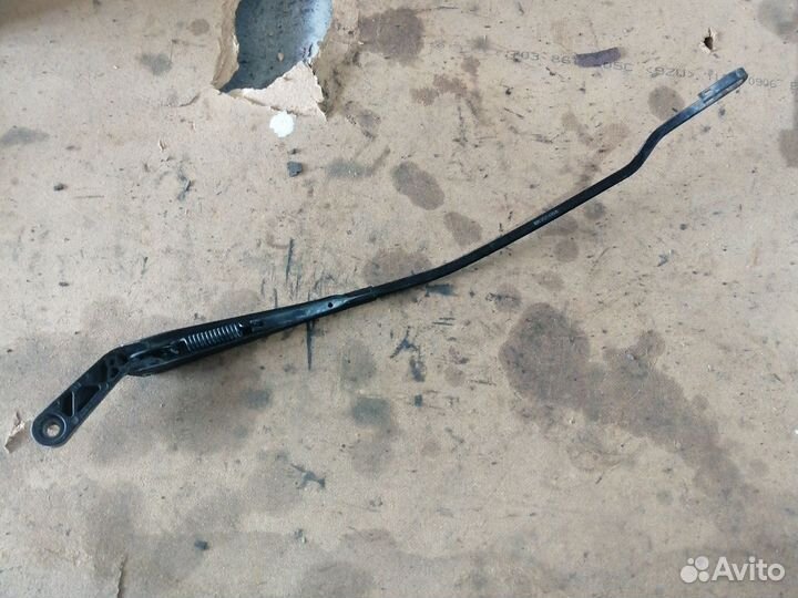 Поводок перед/лево на Volkswagen Golf III