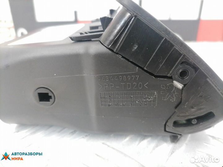 Дефлектор обдува салона Peugeot 307 2003 8264W4