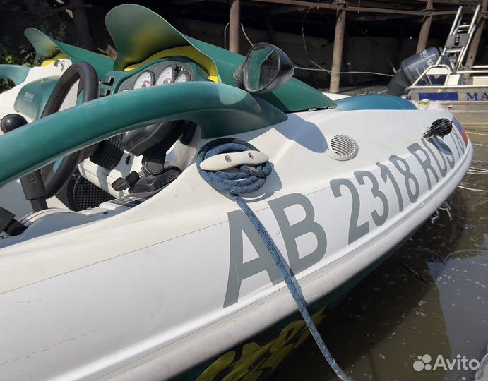 Реактивный катер