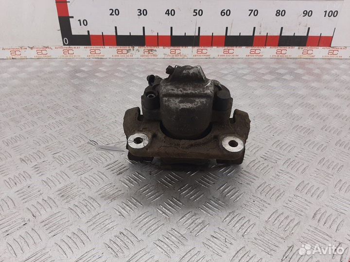 Суппорт передний правый BMW 5 F07/F10/F11 2012