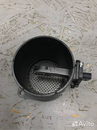 Расходомер воздушный Audi A5 8T cdnc 2010