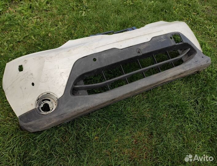 Бампер передний Nissan Qashqai 2015 белый