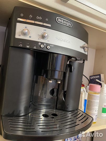 Кофемашина delonghi magnifica