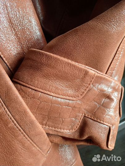 Кожаный плащ женский