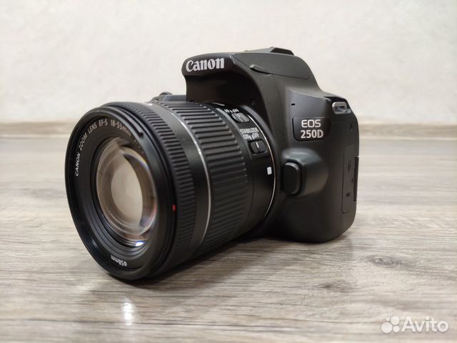 Canon 250D + 18-55mm STM в Идеале