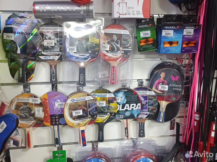 Тенис. бадминтон. ракетки. мячи